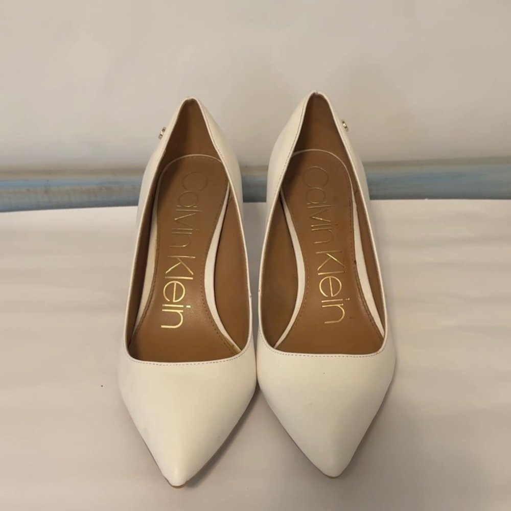 Used - Calvin Klein Nilly White Leather pointed Pumps